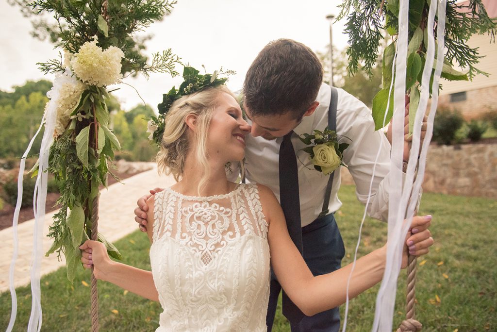 2018 Wedding Floral Forecast – Entwined Events | Florals: Bella Rose Floral & Designs | Photo Credit: Emily Hancock Photography