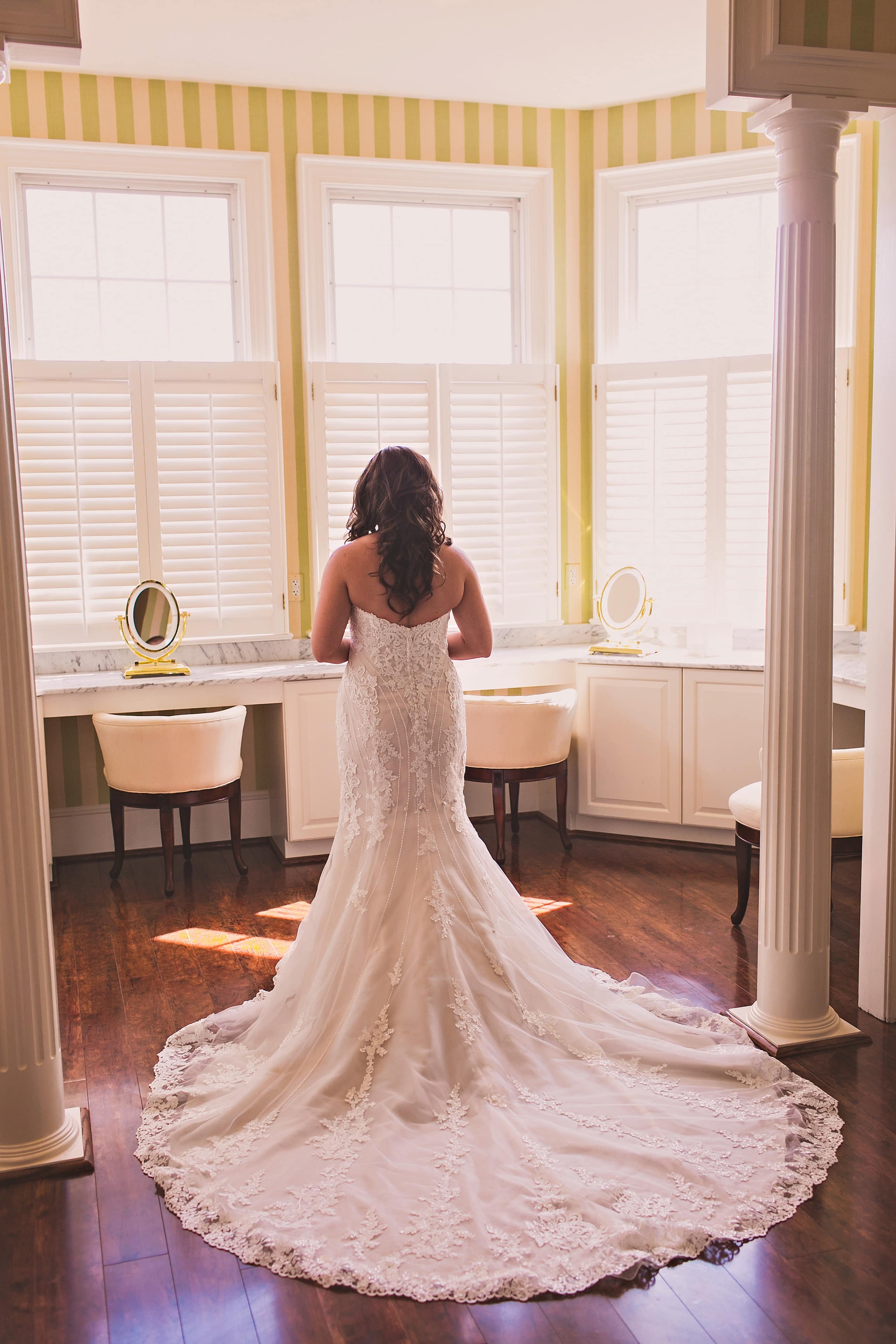 Adam & Brea's Fresh Elegance Wedding at West Manor Estate in Forest, VA | an Entwined Events venue | Megan Vaughan Photography