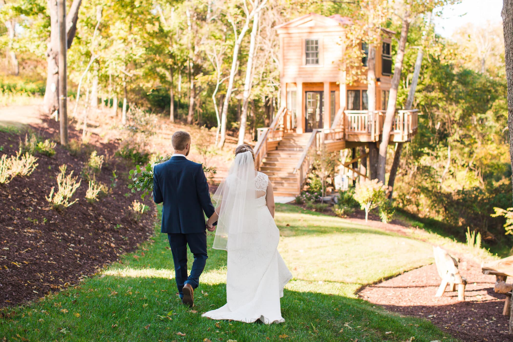 Selecting Your Virginia Wedding Venue | Entwined Events | Venue: Bella Rose Plantation in Lynchburg, VA | Photo Credit: Kidd Photography